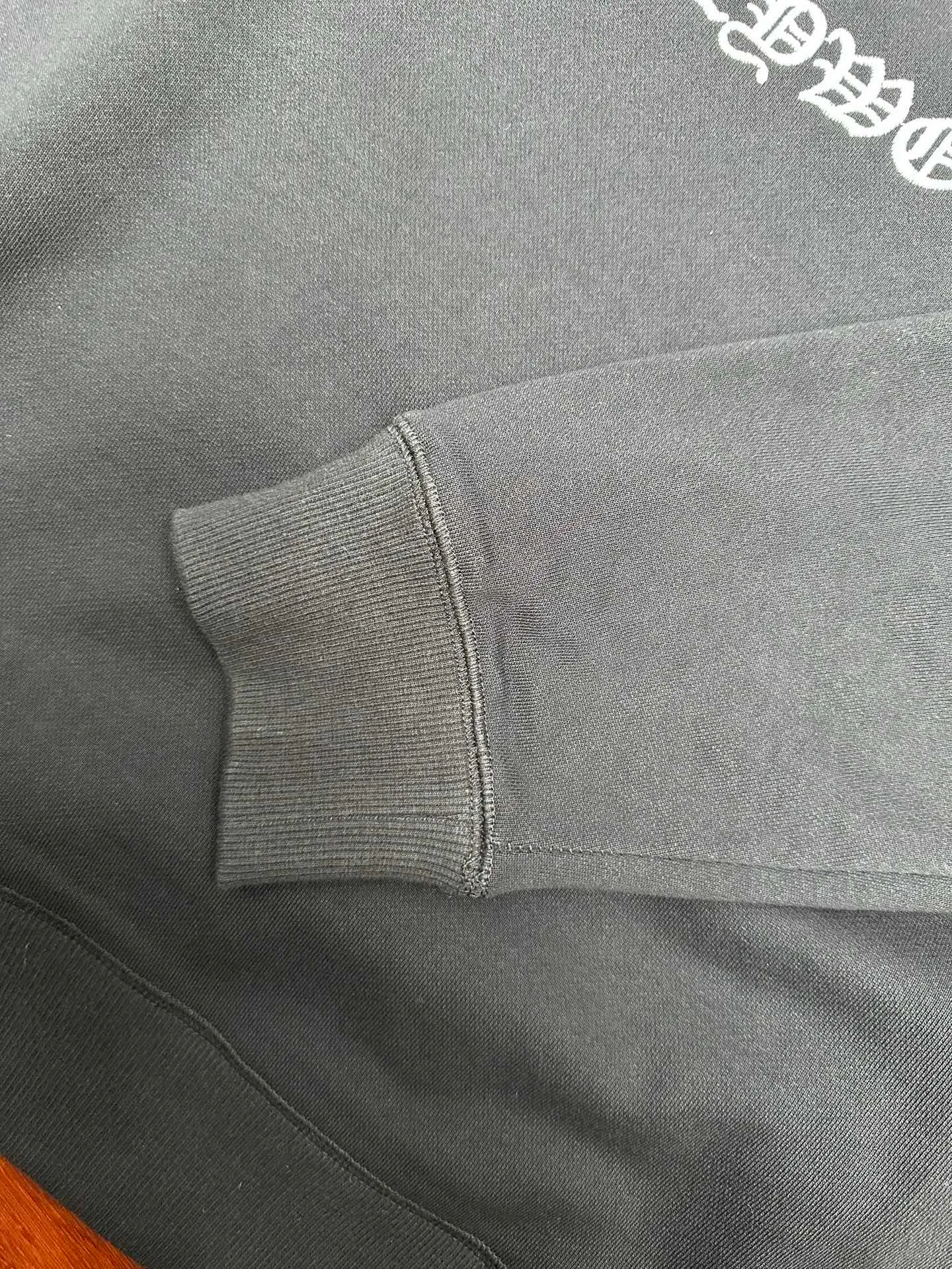 P410 Chrome Hearts cross embroidery sweatshirt, genuine product purchased and developed for 12000, 380g Korean cotton and linen sweatshirt 100% cotton, 380g 2*2 matching high-end fashion brand rib, cloth fermentation wash, imported embroidery, customized 1:1 hardware, customized 1:1 leather label, customized 1:1 trademark, loose version size: S M L XL